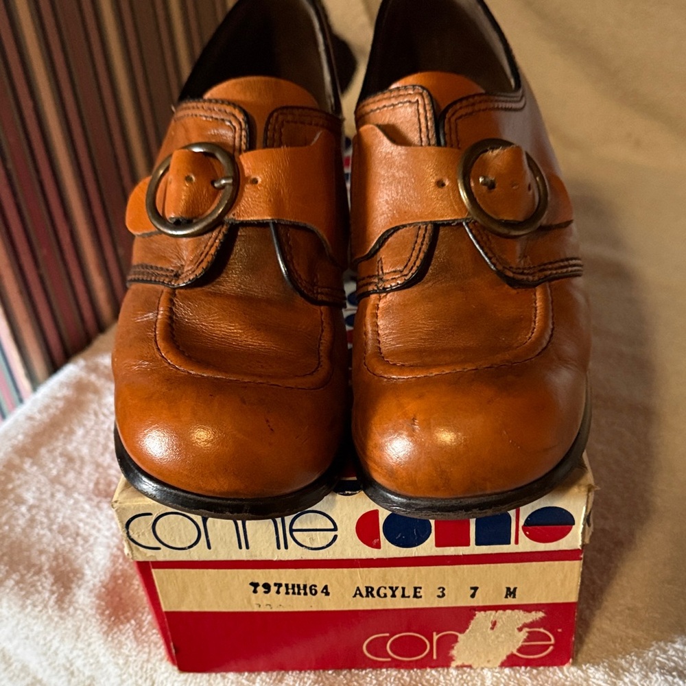Vintage Connie women’s  Brown Leather Buckle chunky heel Slip-On  size 7 M
